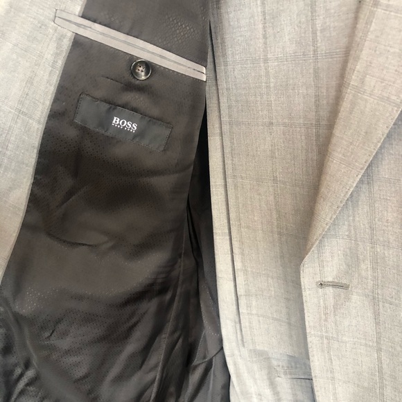 Hugo Boss Slim-fit suit in checked virgin wool - Picture 11 of 13